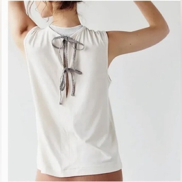 Free People movement Tri harder tie back lightweight tank - Picture 1 of 6